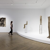 Magdalena Abakanowicz: La siguiente es nuestra piel - Richard Gray Gallery